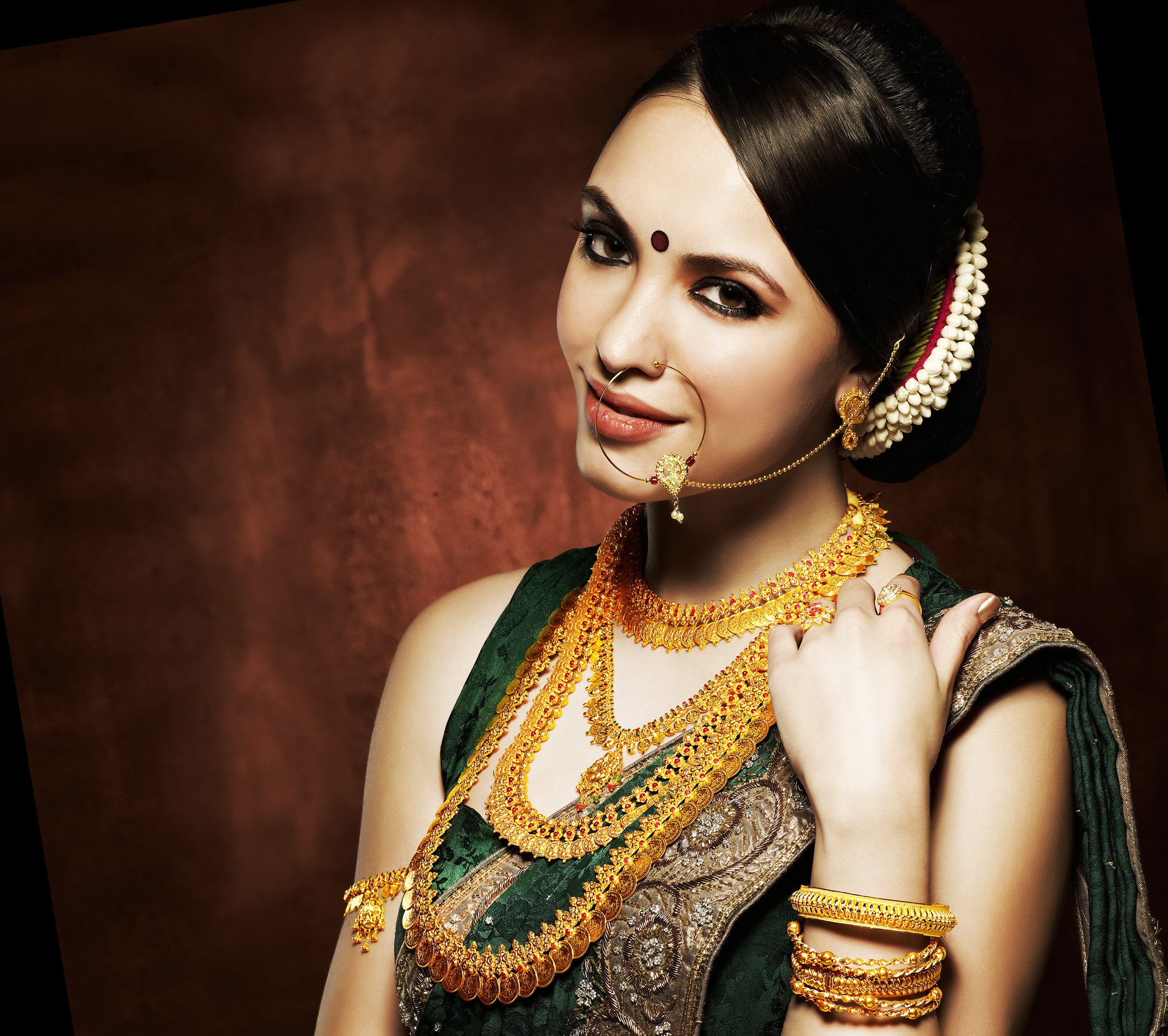 GORGIOUS FESTIVE JEWELLERY