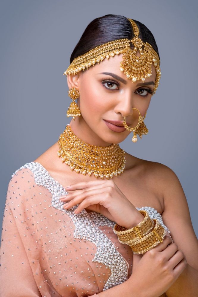 white kundan & pearls combo